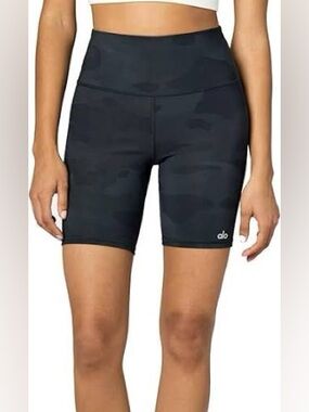 ALO Yoga Women's Dark Camo Bike Shorts  XXS